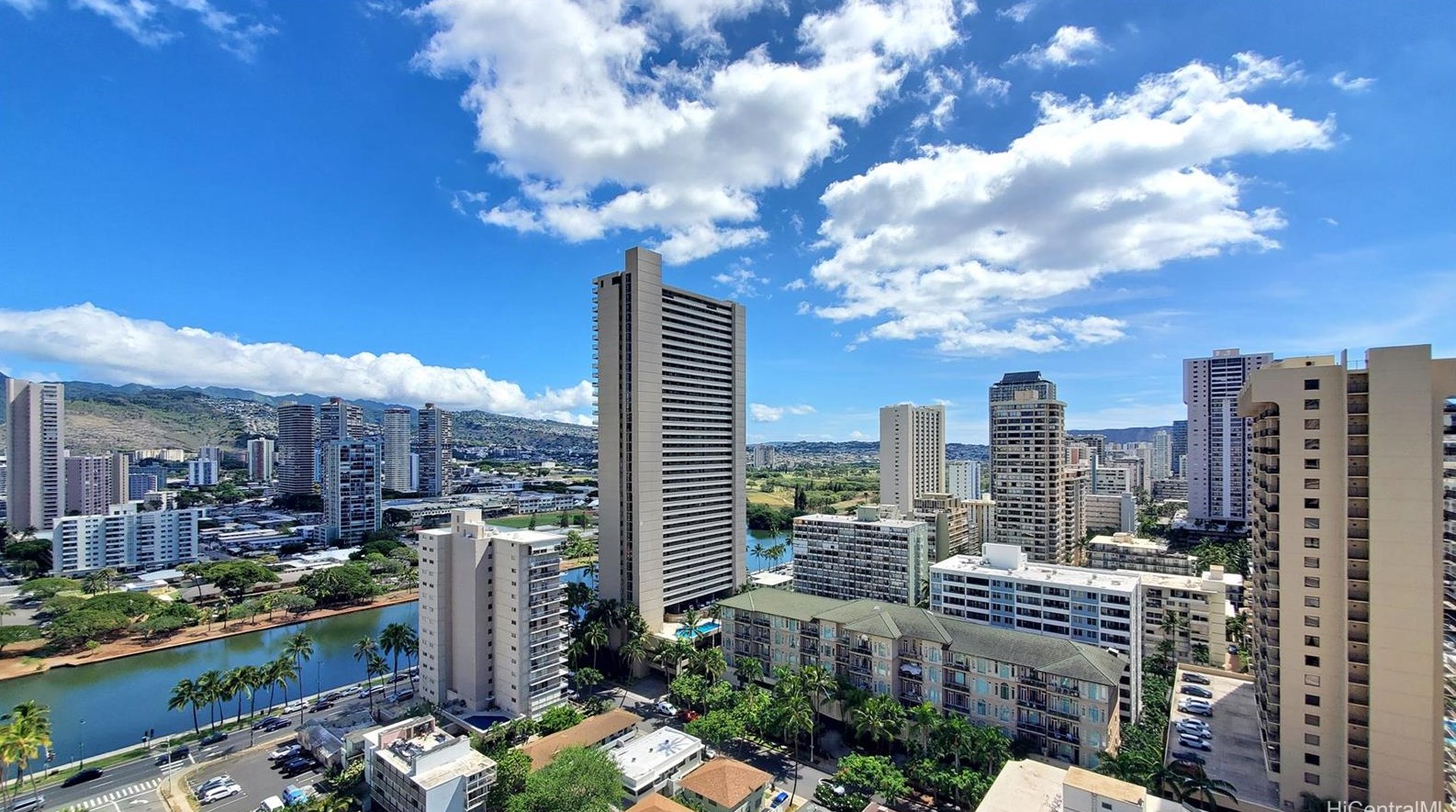 2092 Kuhio Ave, Honolulu HI  96815-2151 exterior