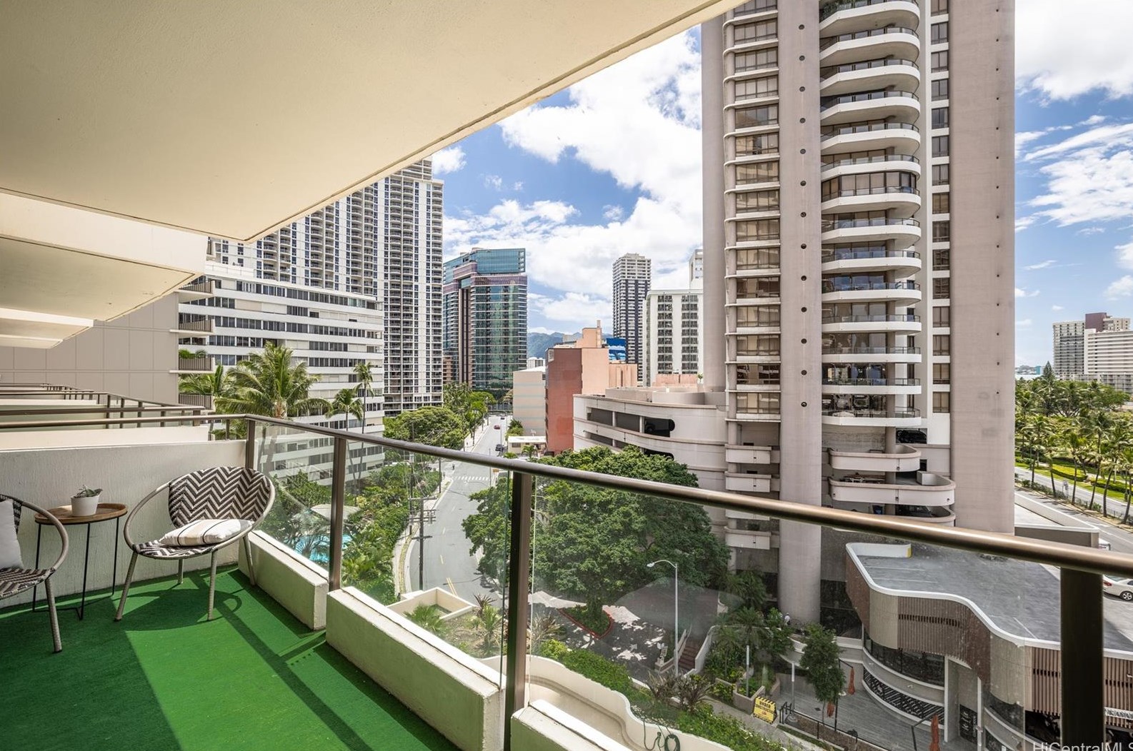 1860 Ala Moana Blvd, Honolulu HI  96815-1602 exterior