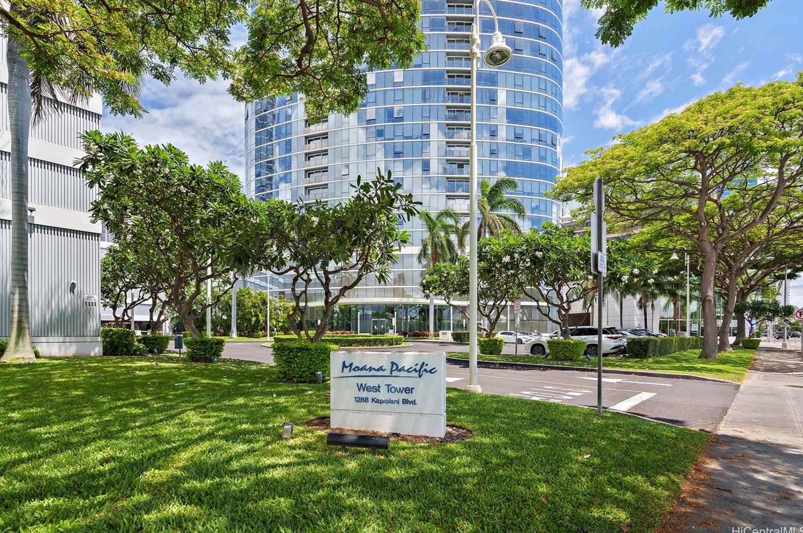 1288 Kapiolani Blvd, Honolulu HI  96814-2888 exterior