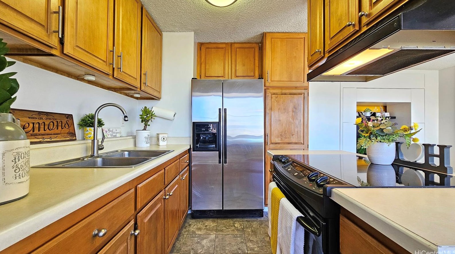 818 King St, Honolulu HI  96813-3003 exterior