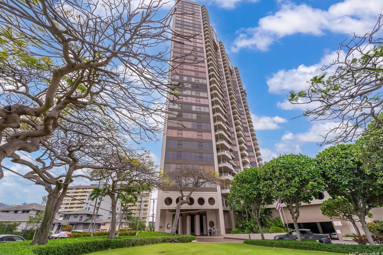 1221 Victoria St, Honolulu HI  96814-1430 exterior