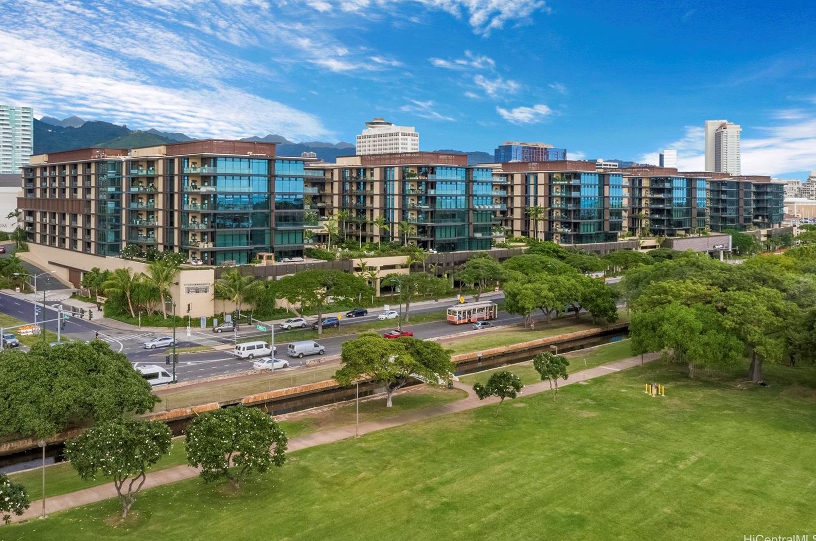 1388 Ala Moana Blvd, Honolulu HI  96814 exterior