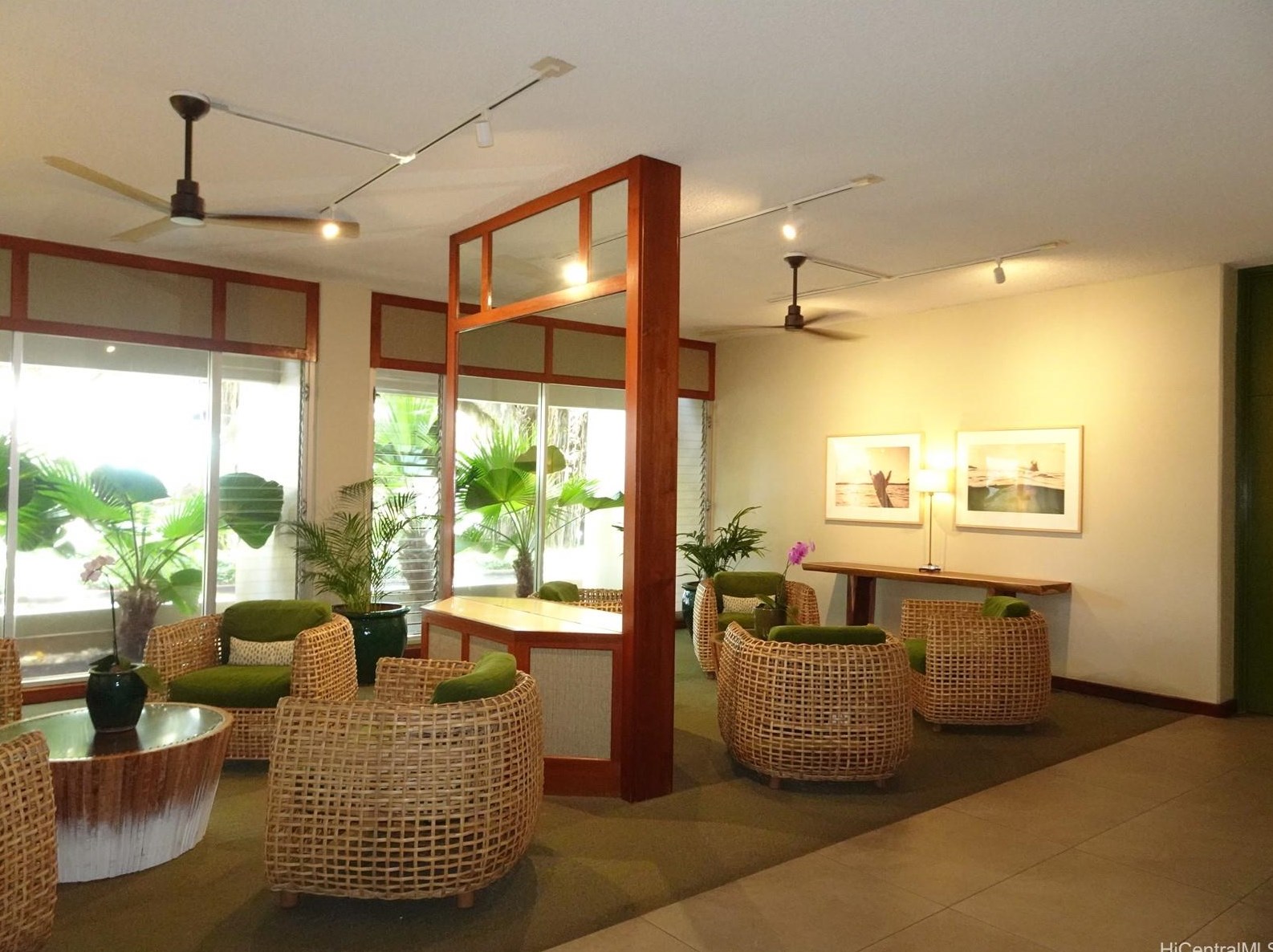 1212 Punahou St, Honolulu HI  96826-1031 exterior