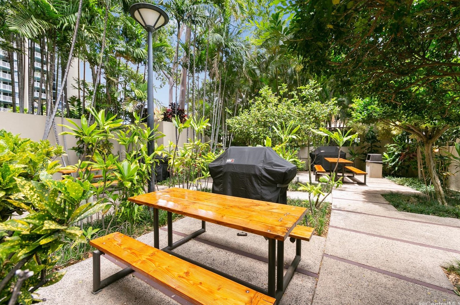 60 Beretania St, Honolulu HI 96817-4752 exterior