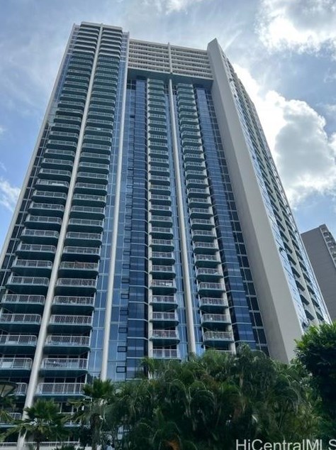 1212 Nuuanu Ave, Honolulu HI  96817-4021 exterior