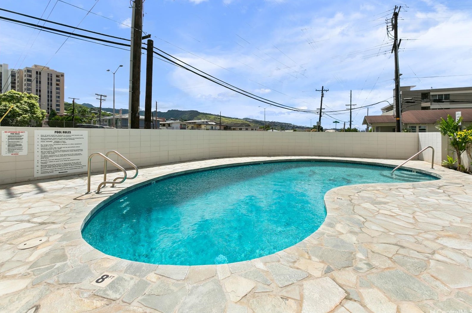 1320 Alexander St, Honolulu HI  96826-1240 exterior