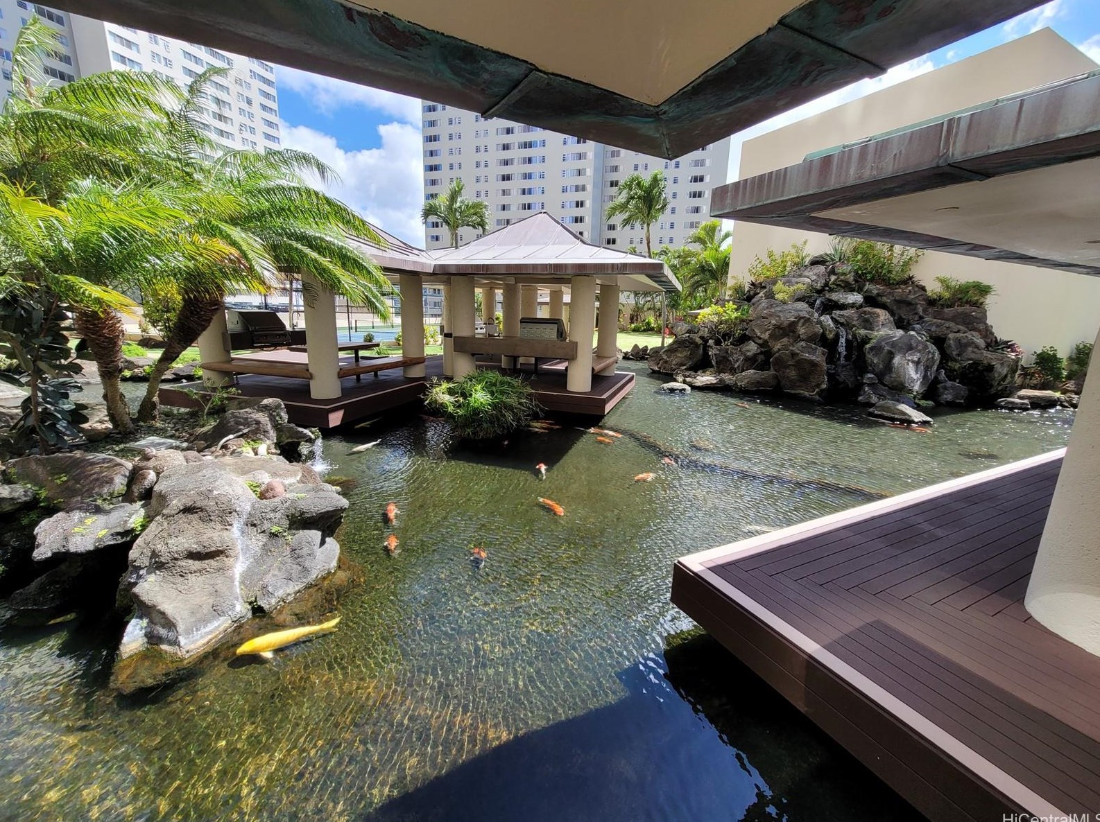 1212 Nuuanu Ave, Honolulu HI  96817-4021 exterior