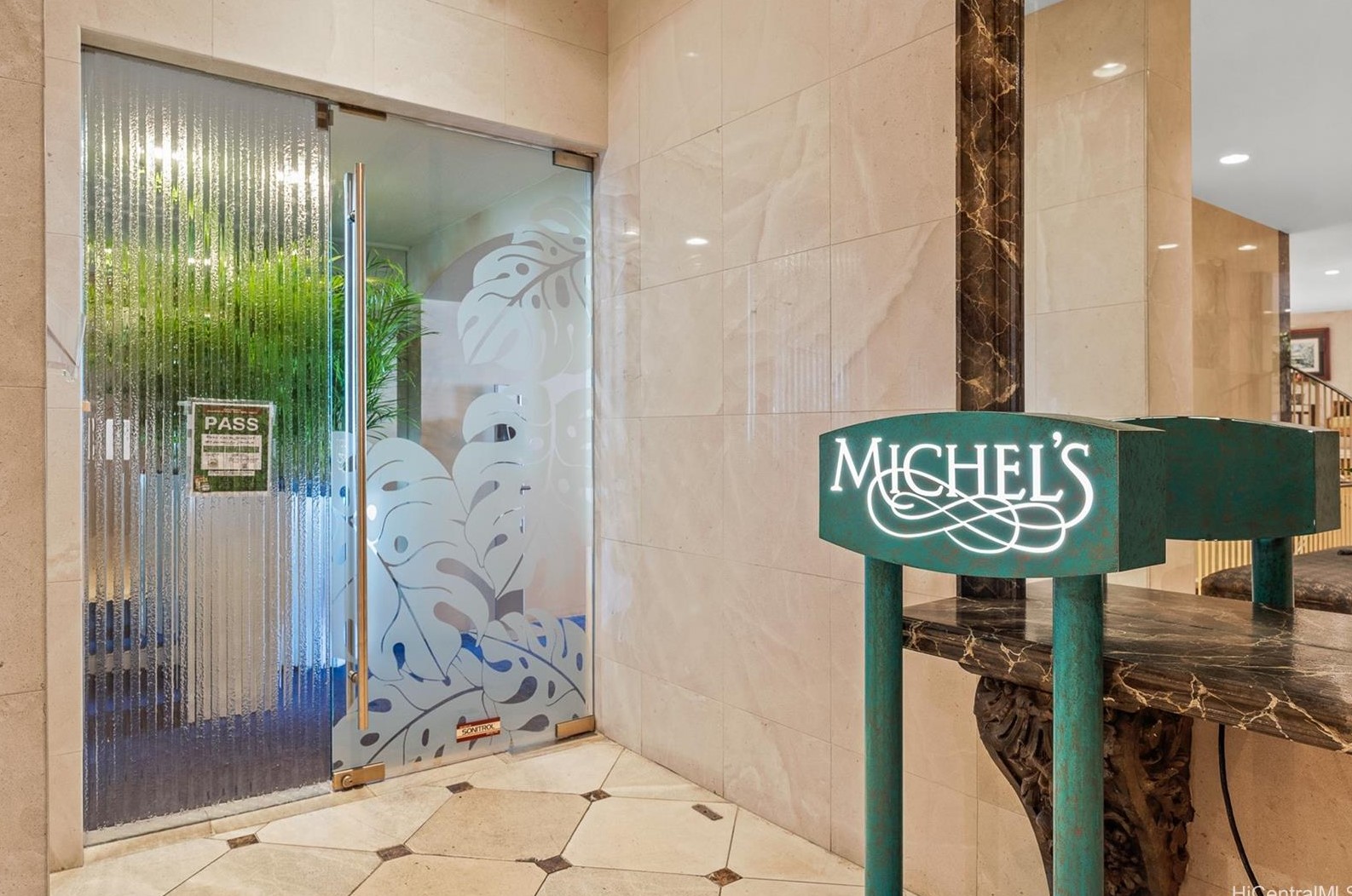 2895 Kalakaua Ave, Honolulu HI  96815-4093 exterior