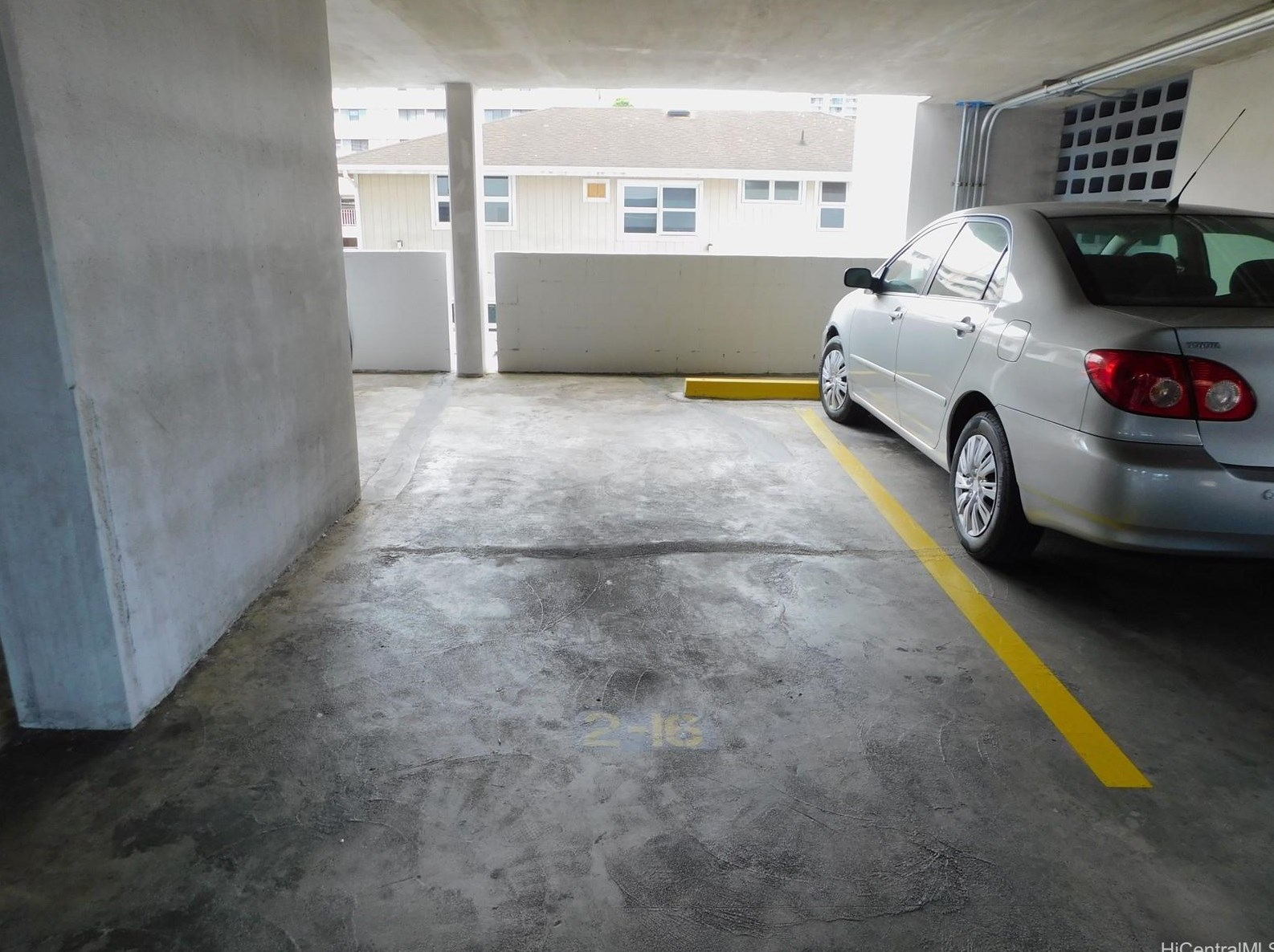 1556 Piikoi St, Honolulu HI  96822-4084 exterior