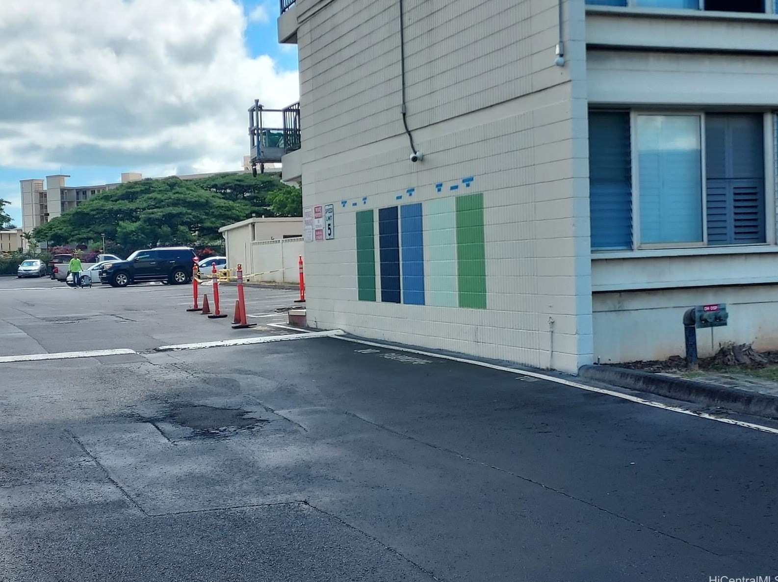 5122 Likini St, Honolulu HI 96818-2950 exterior