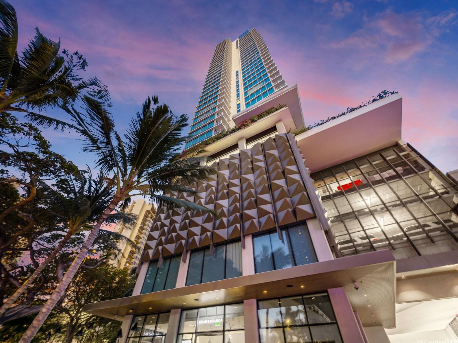 383 Kalaimoku St, Honolulu HI 96815 exterior