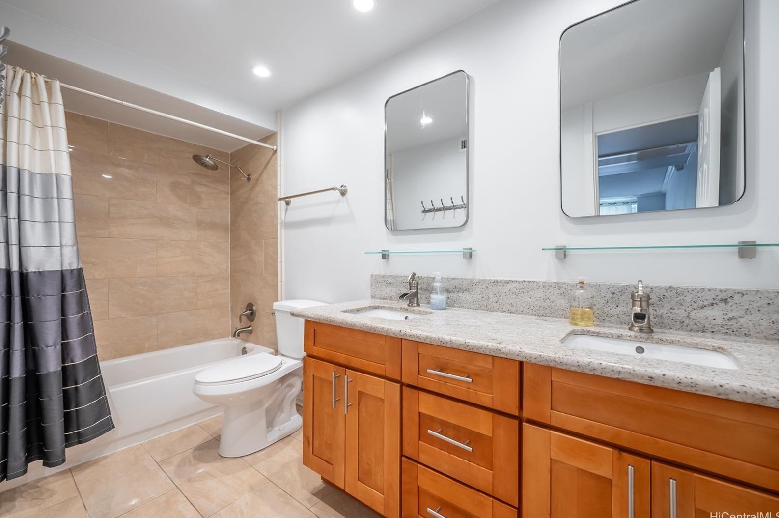 2465 Ala Wai Blvd, Honolulu HI  96815-3455 exterior