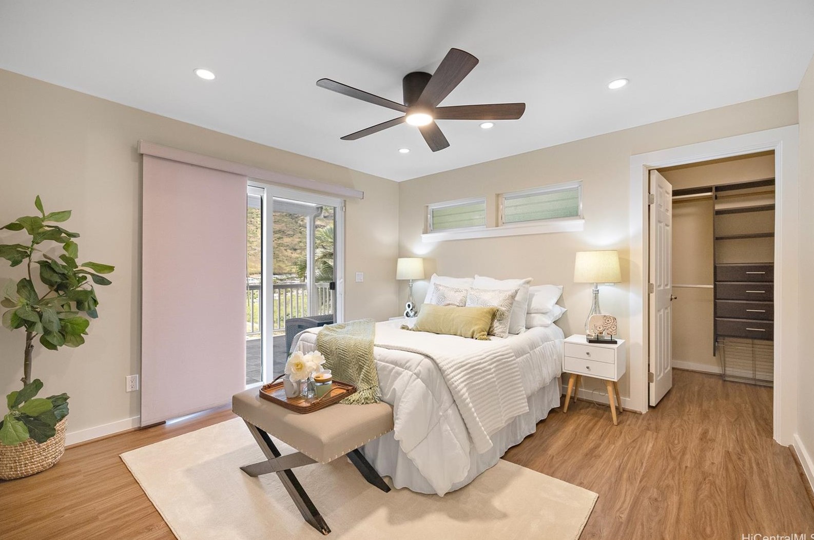 883 Ailuna St, Honolulu HI  96821-1705 exterior