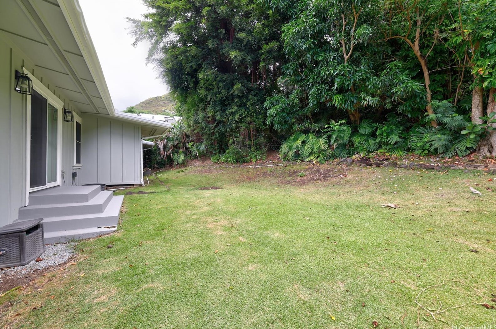 883 Ailuna St, Honolulu HI  96821-1705 exterior