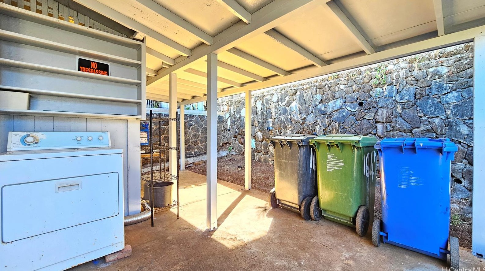 1647 Lusitana St, Honolulu HI 96813-6627 exterior