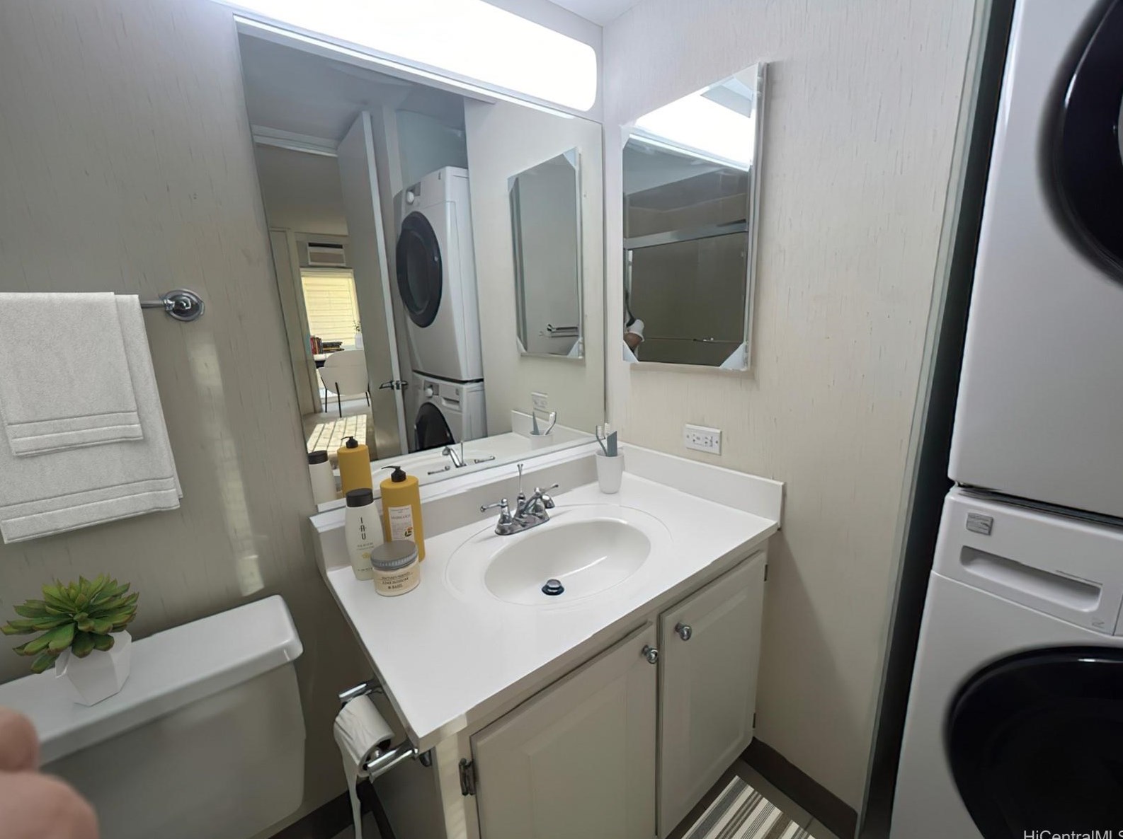 1114 Wilder Ave, Honolulu HI  96822-2776 exterior