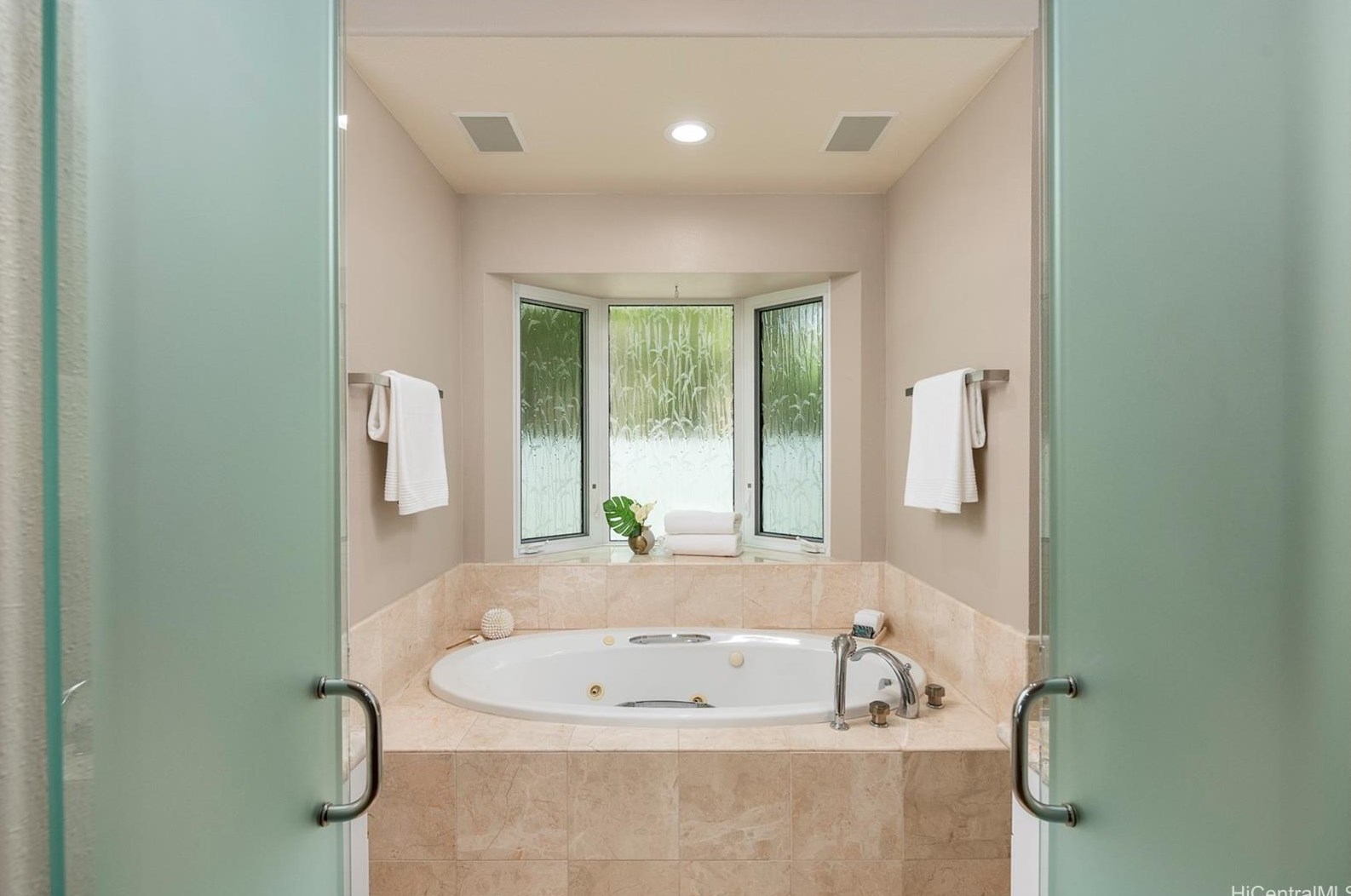 4346 Kahala Ave, Honolulu HI  96816-4856 exterior