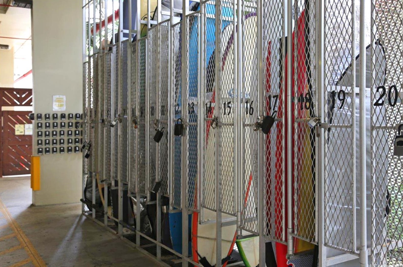 445 Seaside Ave, Honolulu HI  96815-2640 exterior