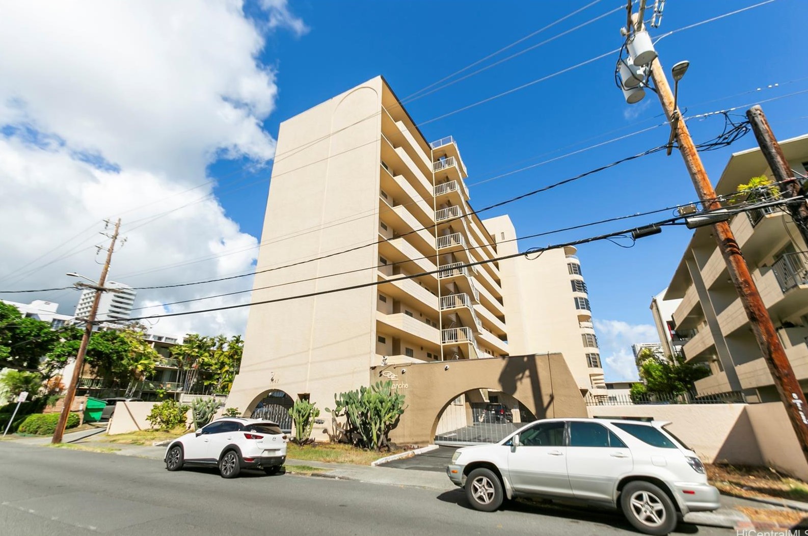 1447 Kewalo St, Honolulu HI  96822-4189 exterior
