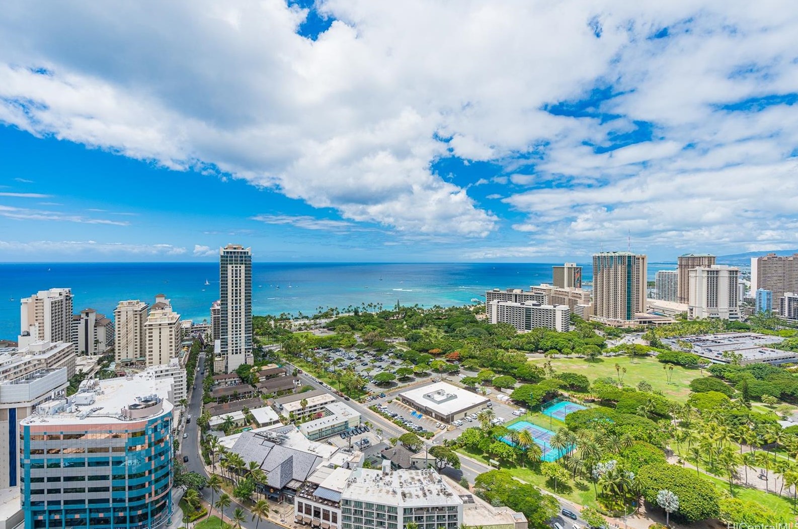 2139 Kuhio Ave, Honolulu HI  96815-2378 exterior