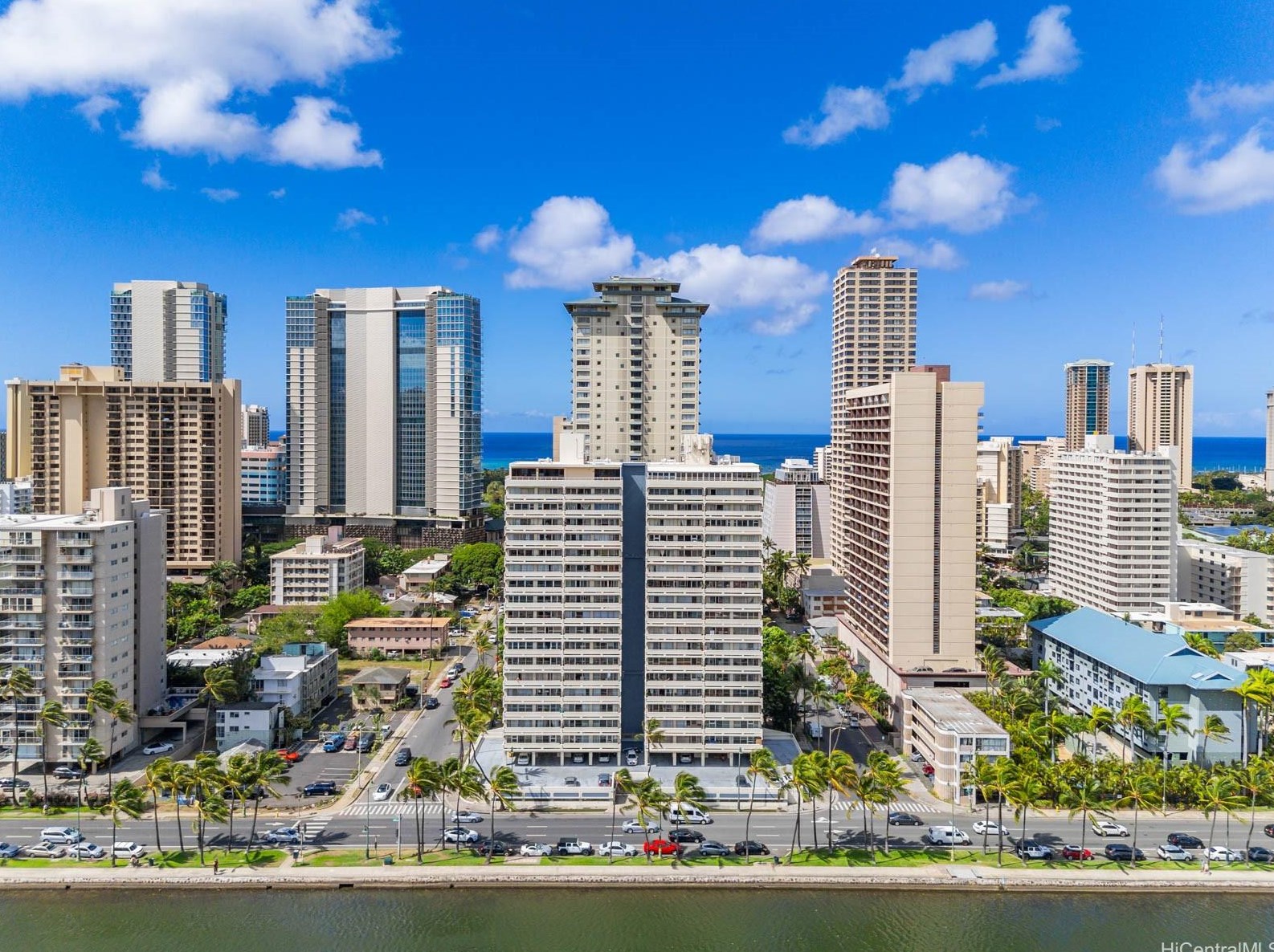 2085 Ala Wai Blvd, Honolulu HI  96815-2149 exterior