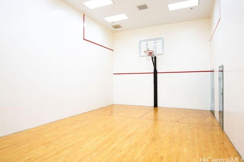 1212 Nuuanu Ave, Honolulu HI  96817-4021 exterior