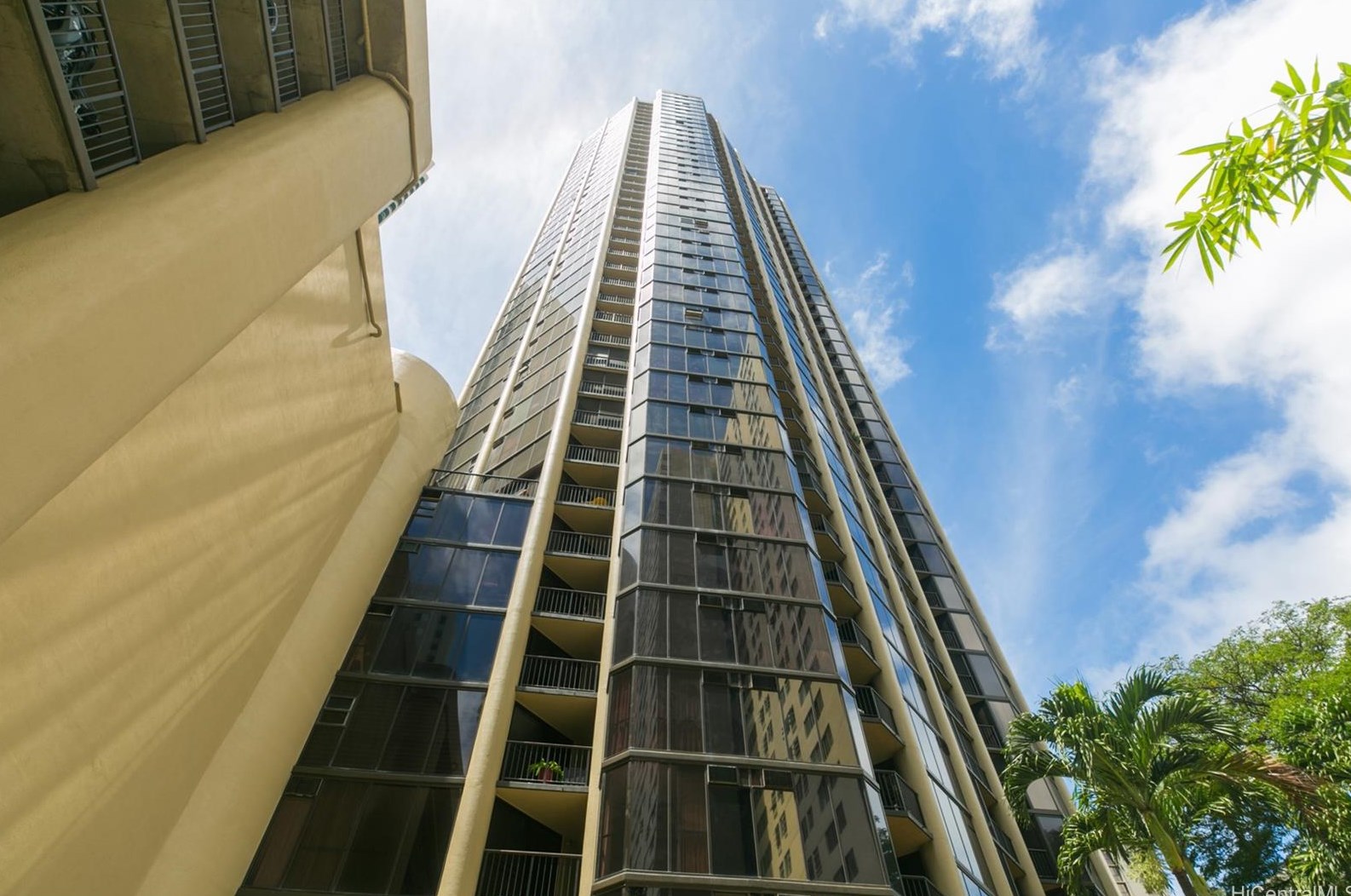 60 Beretania St, Honolulu HI  96817-4752 exterior