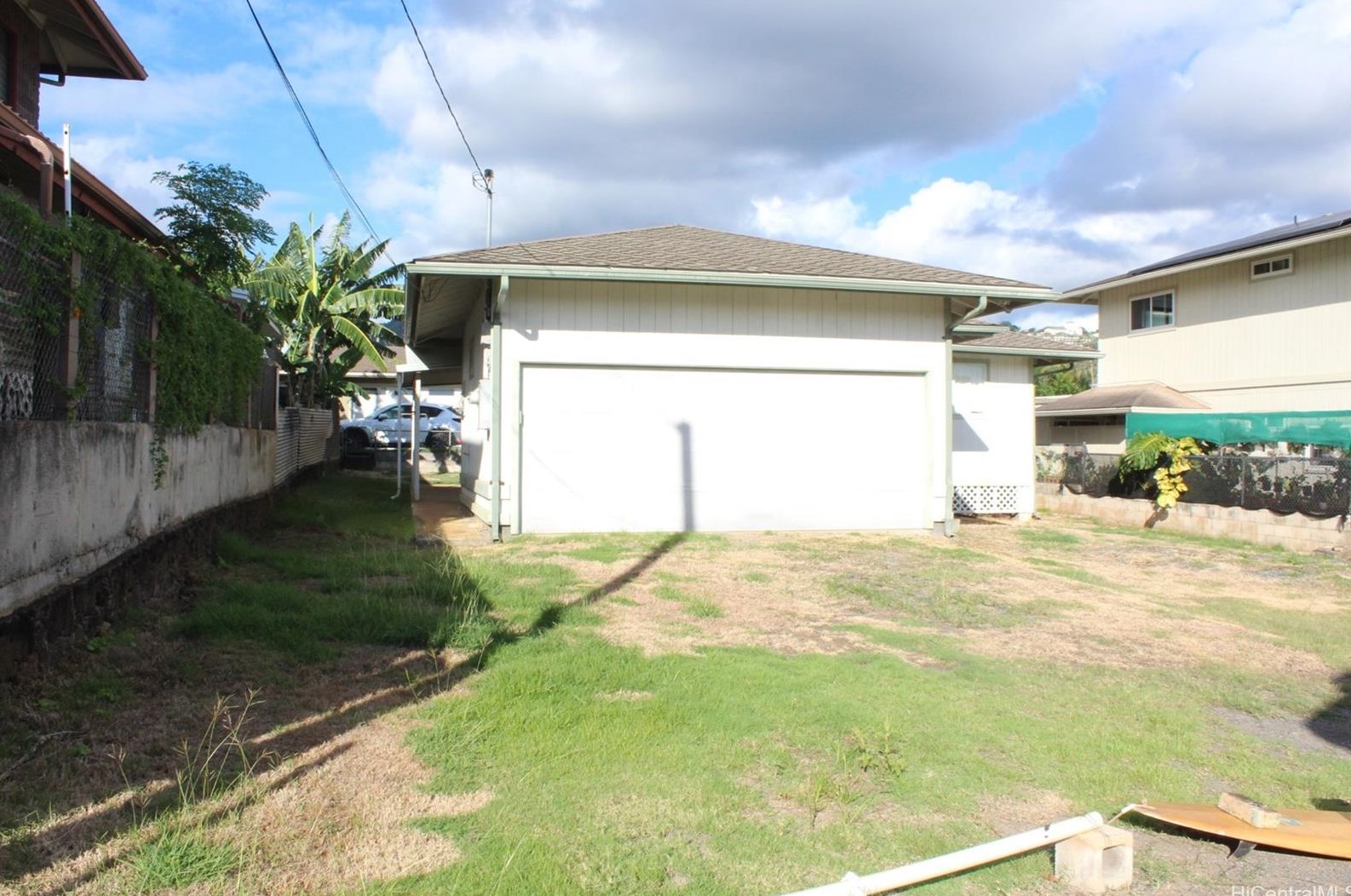 1629 Kamehameha Iv Rd, Honolulu HI  96819-2623 exterior