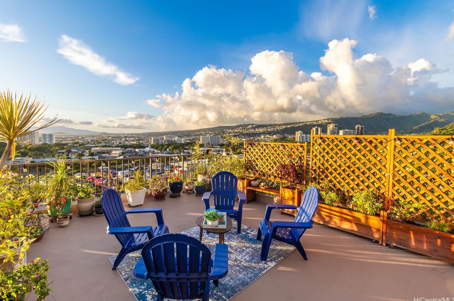 217 Prospect St, Honolulu HI  96813-1724 exterior