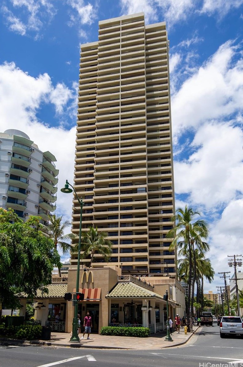 2470 Kalakaua Ave, Honolulu HI  96815-3265 exterior
