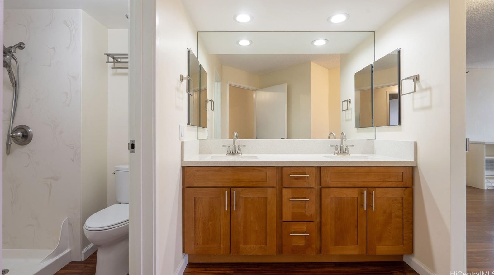 2101 Nuuanu Ave, Honolulu HI  96817-1764 exterior