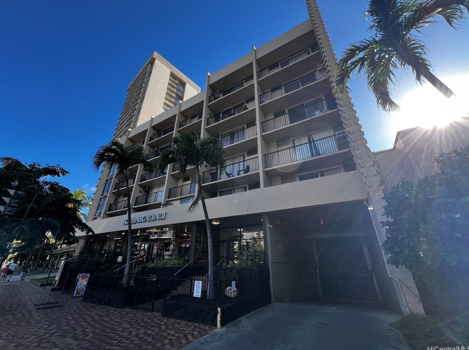 1911 Kalakaua Ave, Honolulu HI  96815-1826 exterior