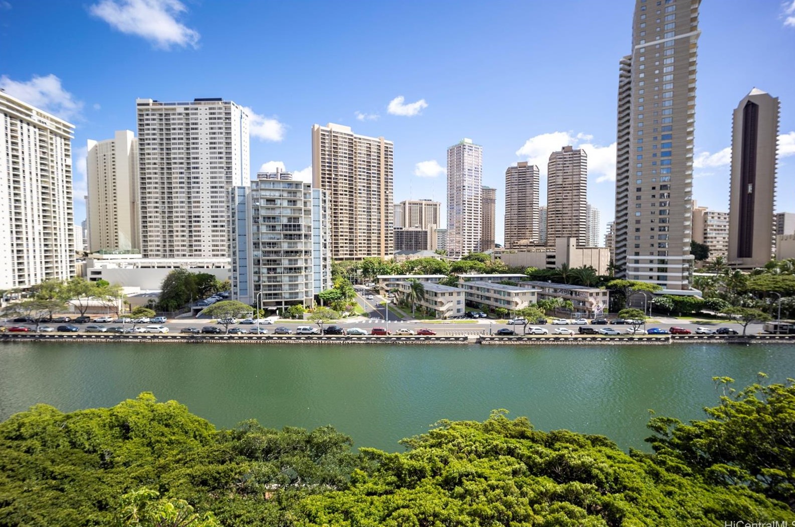 1848 Kahakai Dr, Honolulu HI  96814-4837 exterior