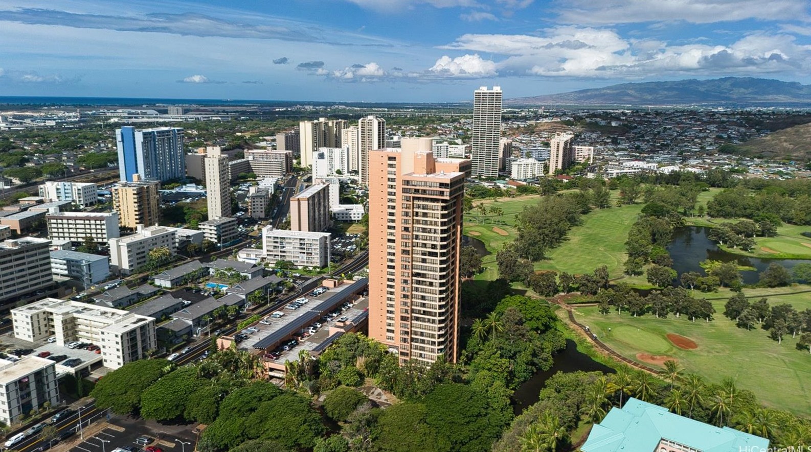 5333 Likini St, Honolulu HI 96818-1762 exterior