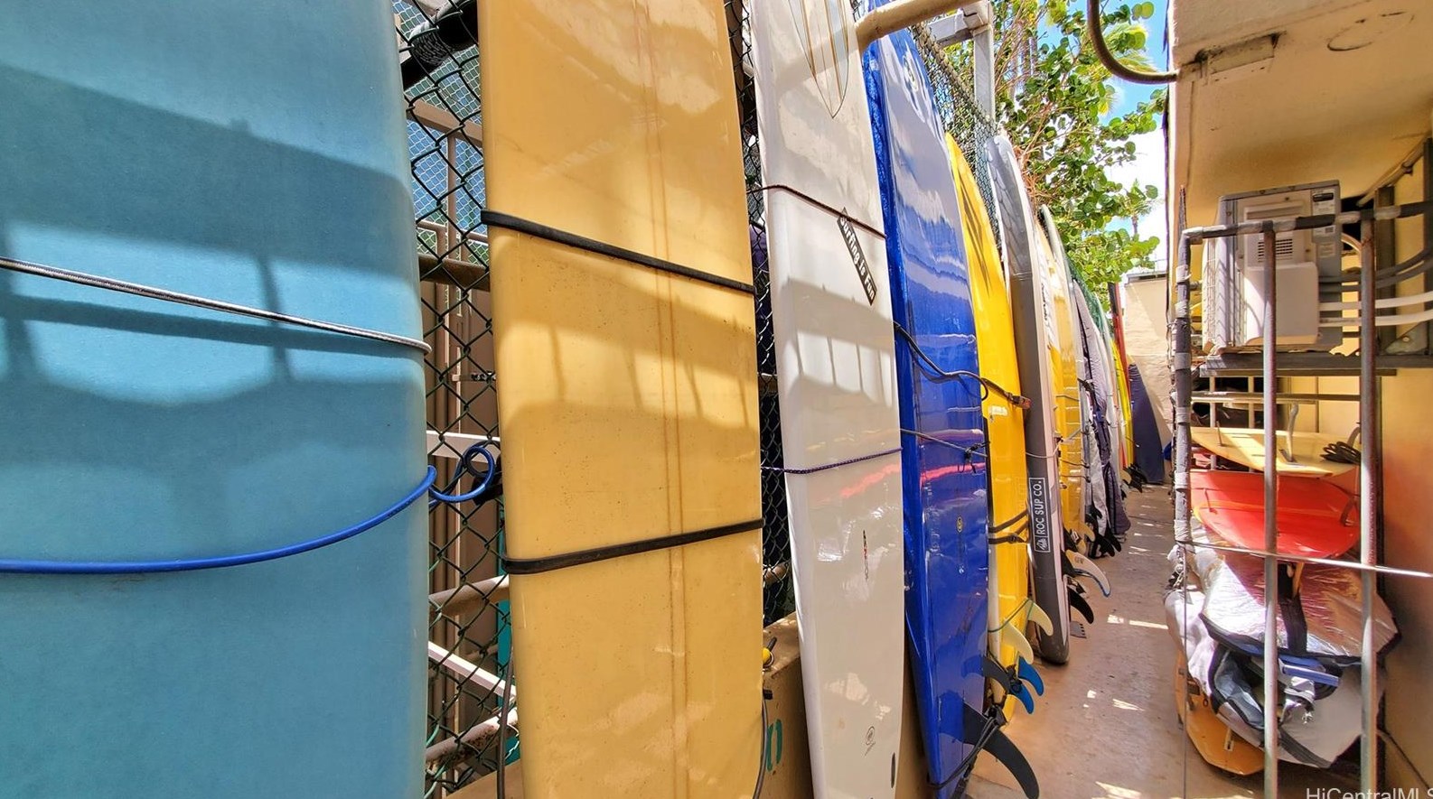 2895 Kalakaua Ave, Honolulu HI  96815-4093 exterior