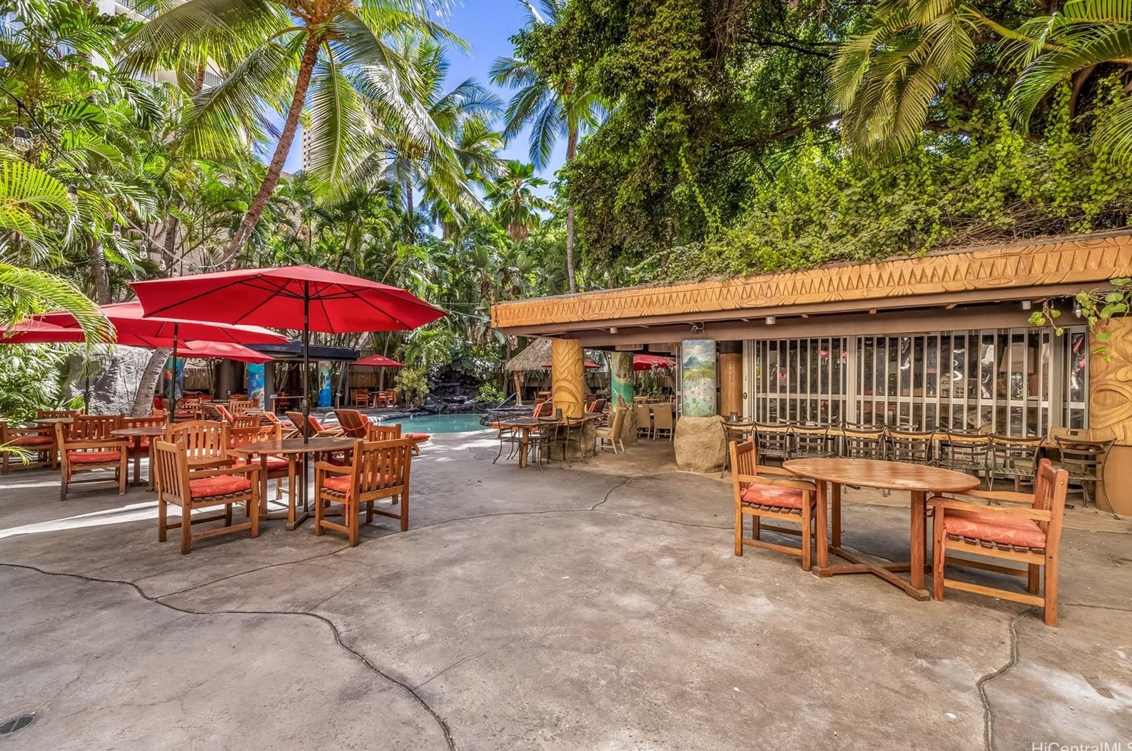 2425 Kuhio Ave, Honolulu HI  96815-3301 exterior