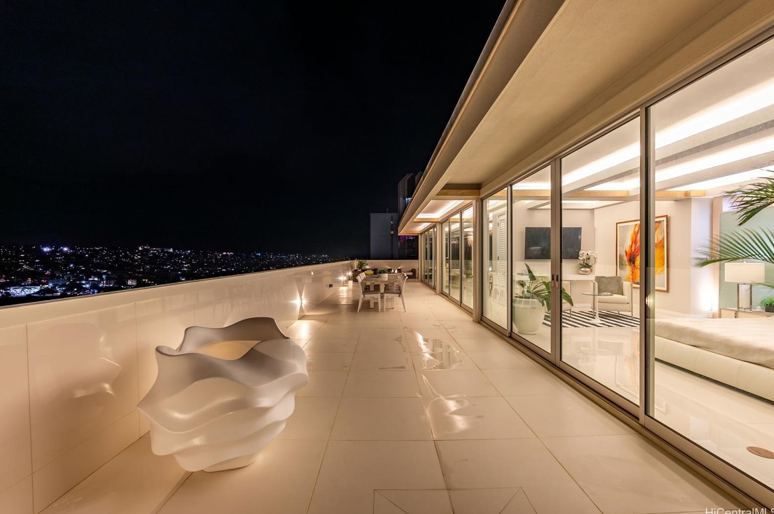 2533 Ala Wai Blvd, Honolulu HI  96815-3437 exterior