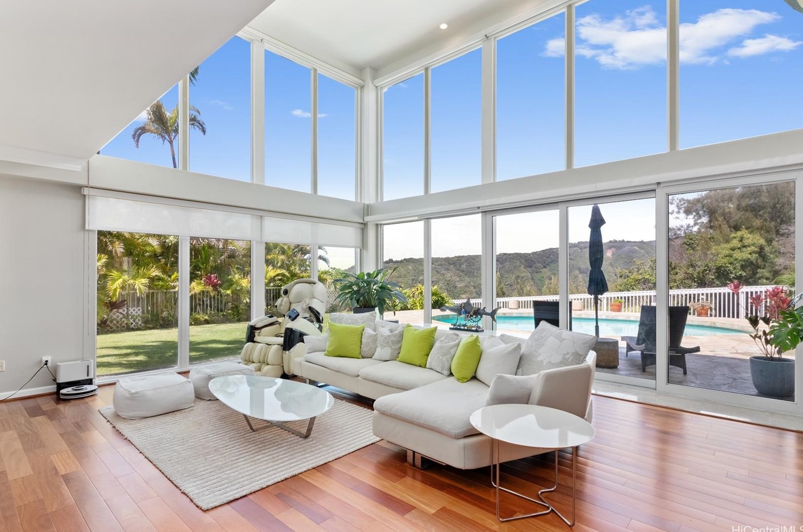 1031 Ikena Cir, Honolulu HI  96821-2557 exterior