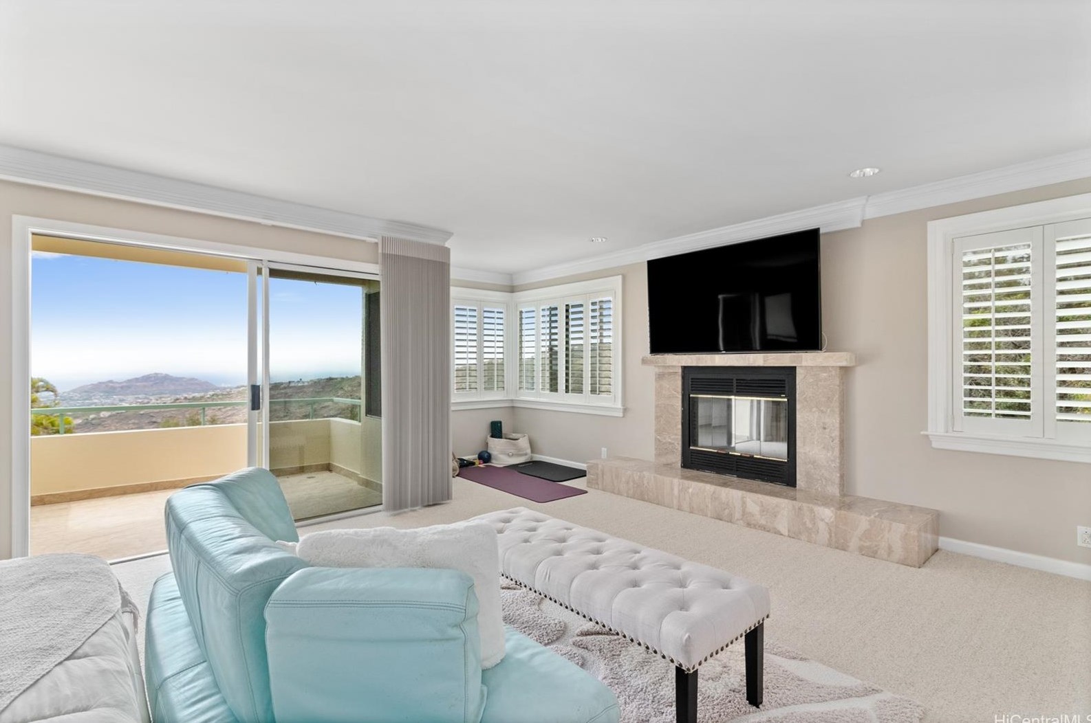 1031 Ikena Cir, Honolulu HI  96821-2557 exterior