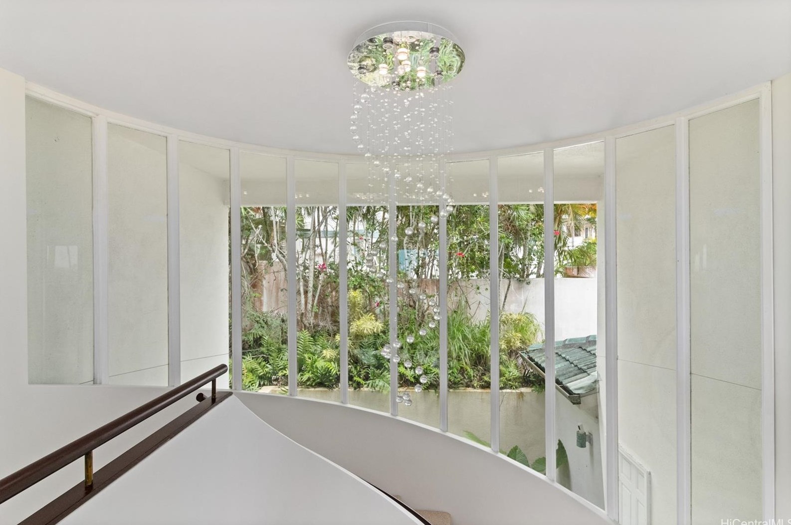 1031 Ikena Cir, Honolulu HI  96821-2557 exterior