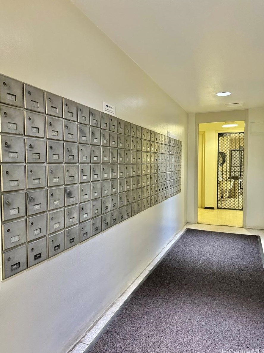 1519 Nuuanu Ave, Honolulu HI  96817-3755 exterior