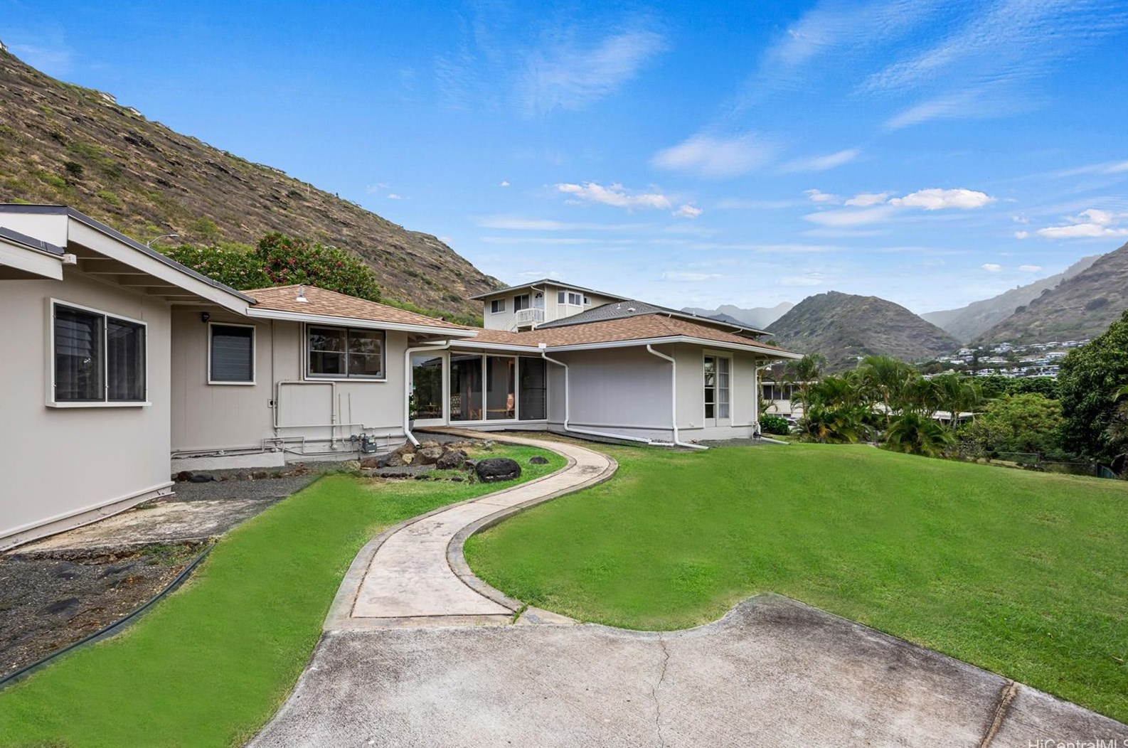 461 Hao St, Honolulu HI  96821-1621 exterior