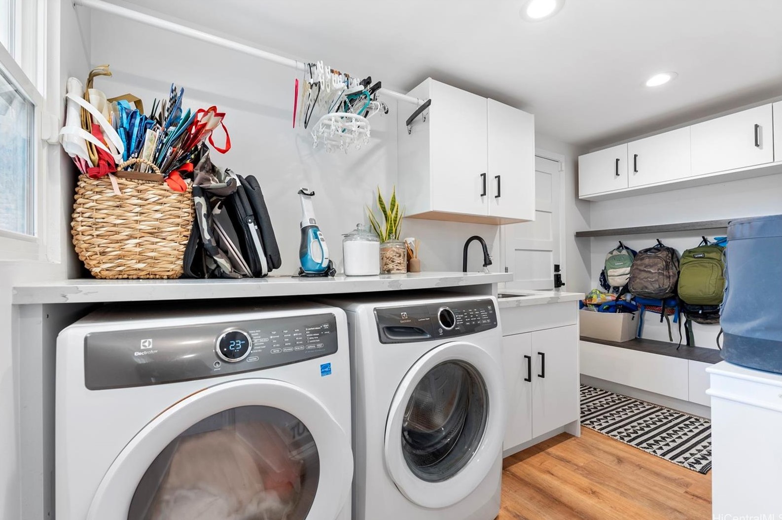 5001 Poola St, Honolulu HI  96821-1561 exterior