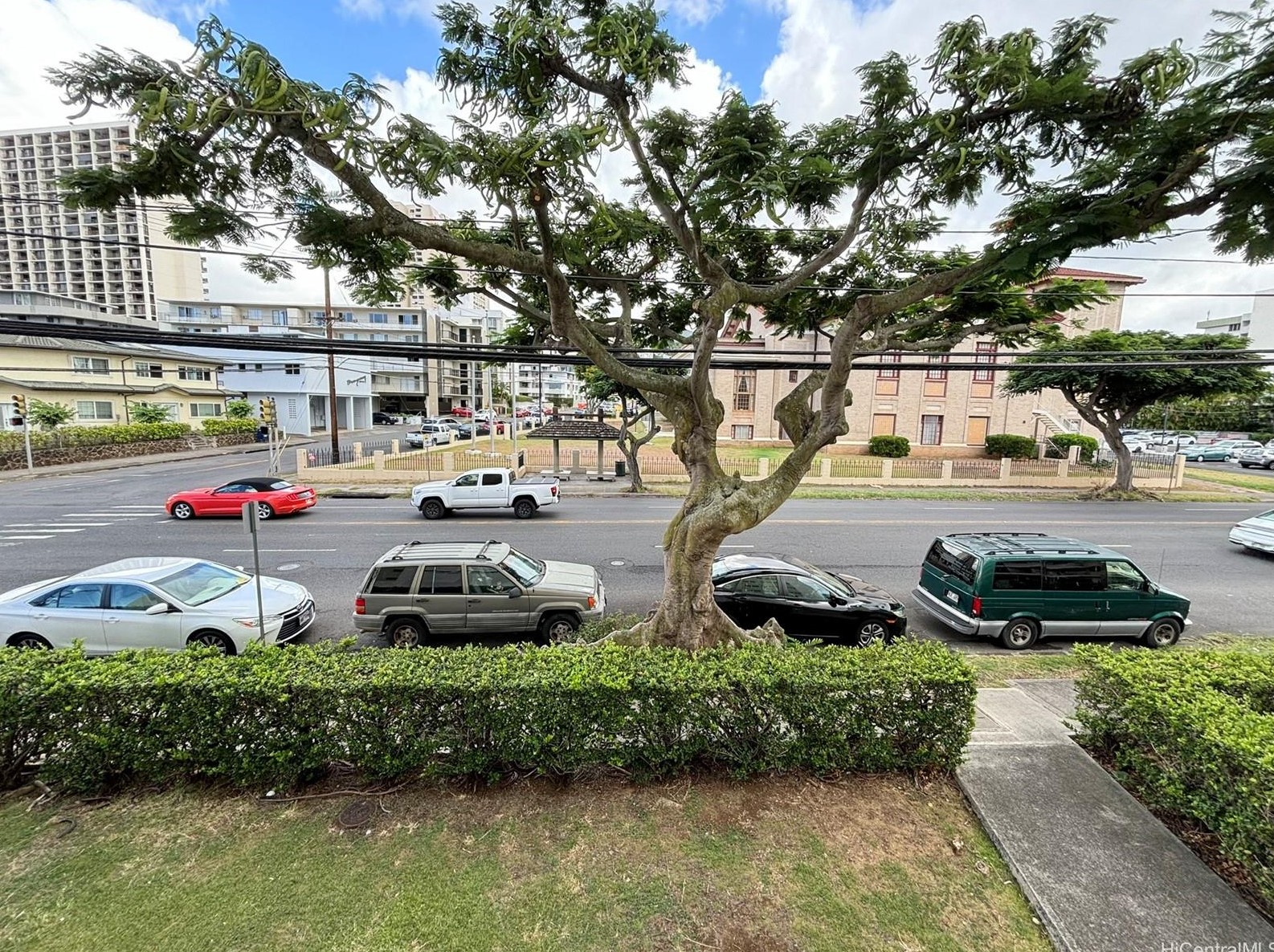 1309 Wilder Ave, Honolulu HI  96822-4291 exterior