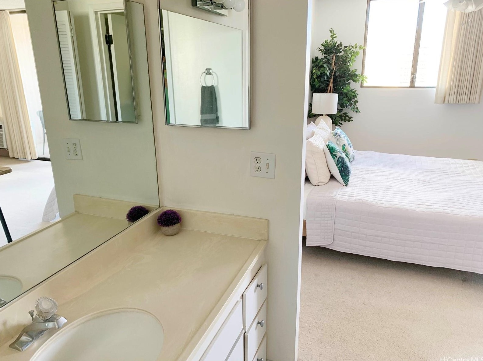 2240 Kuhio Ave, Honolulu HI  96815-2898 exterior