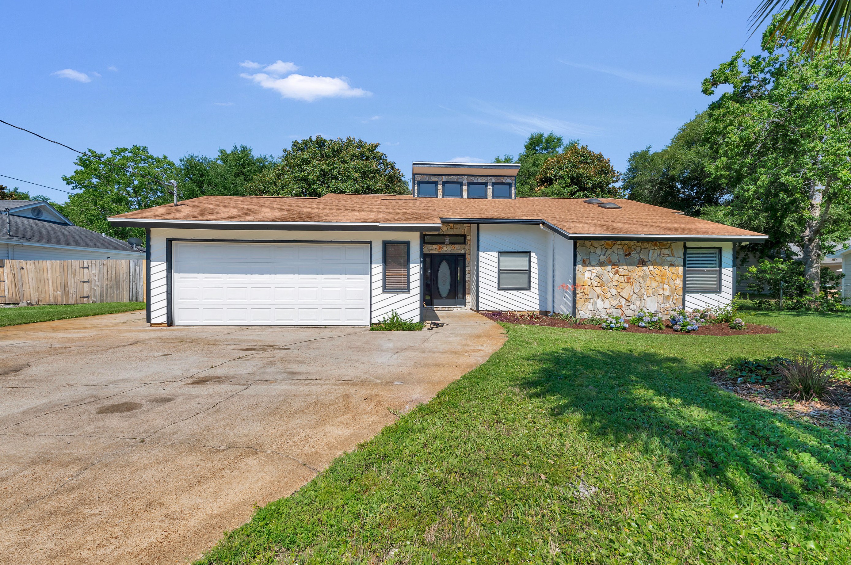 411 Juniper St, Destin FL 32541-2611 exterior