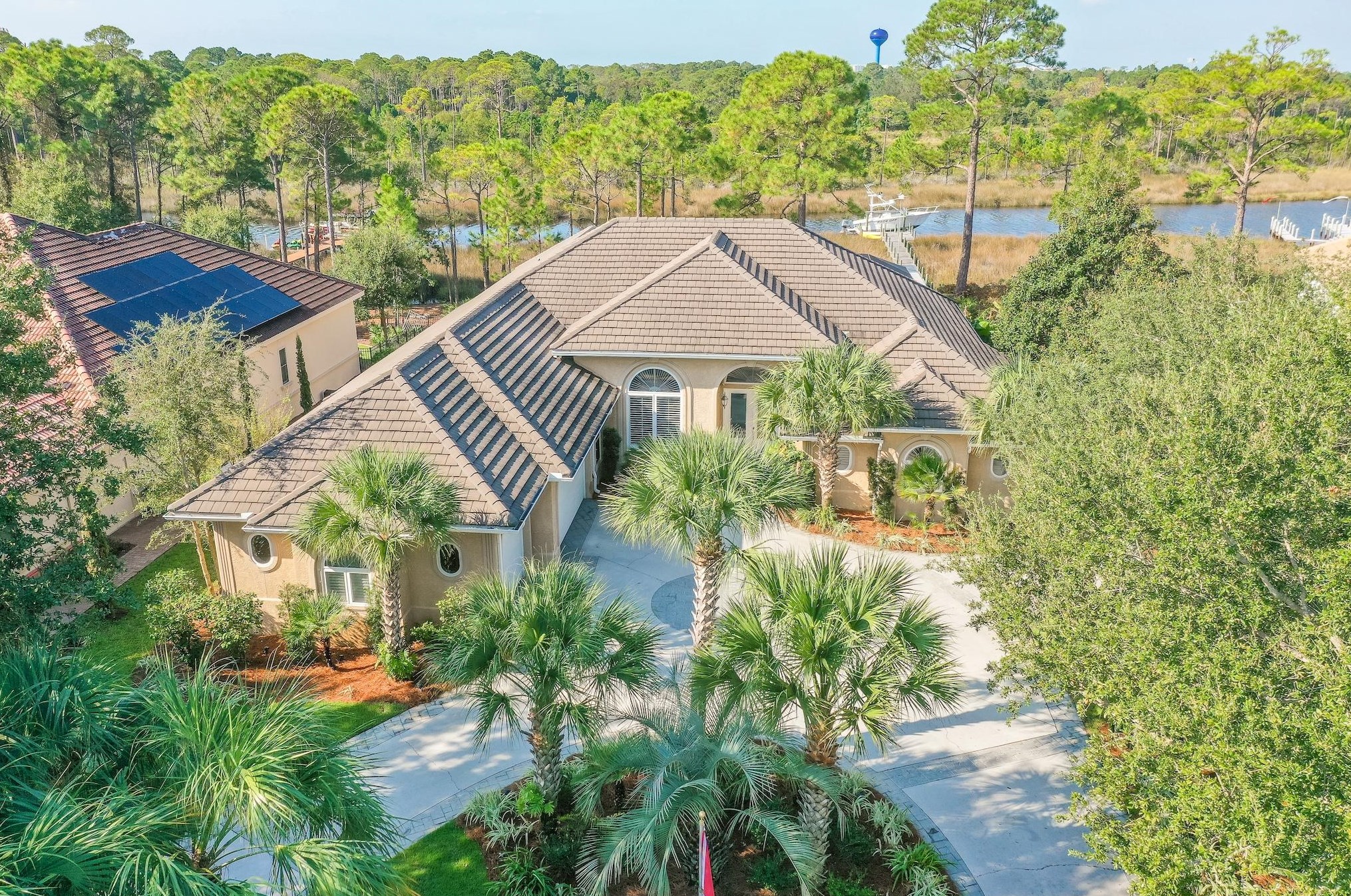 446 Captains Cir, Destin FL  32541-5304 exterior