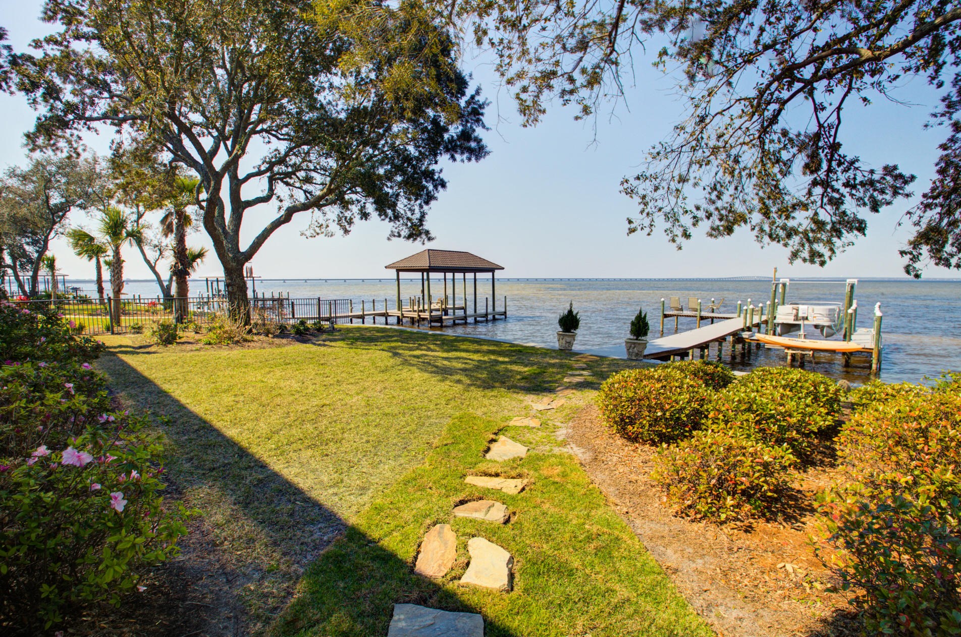 460 Captains Cir, Destin FL 32541-5307 exterior