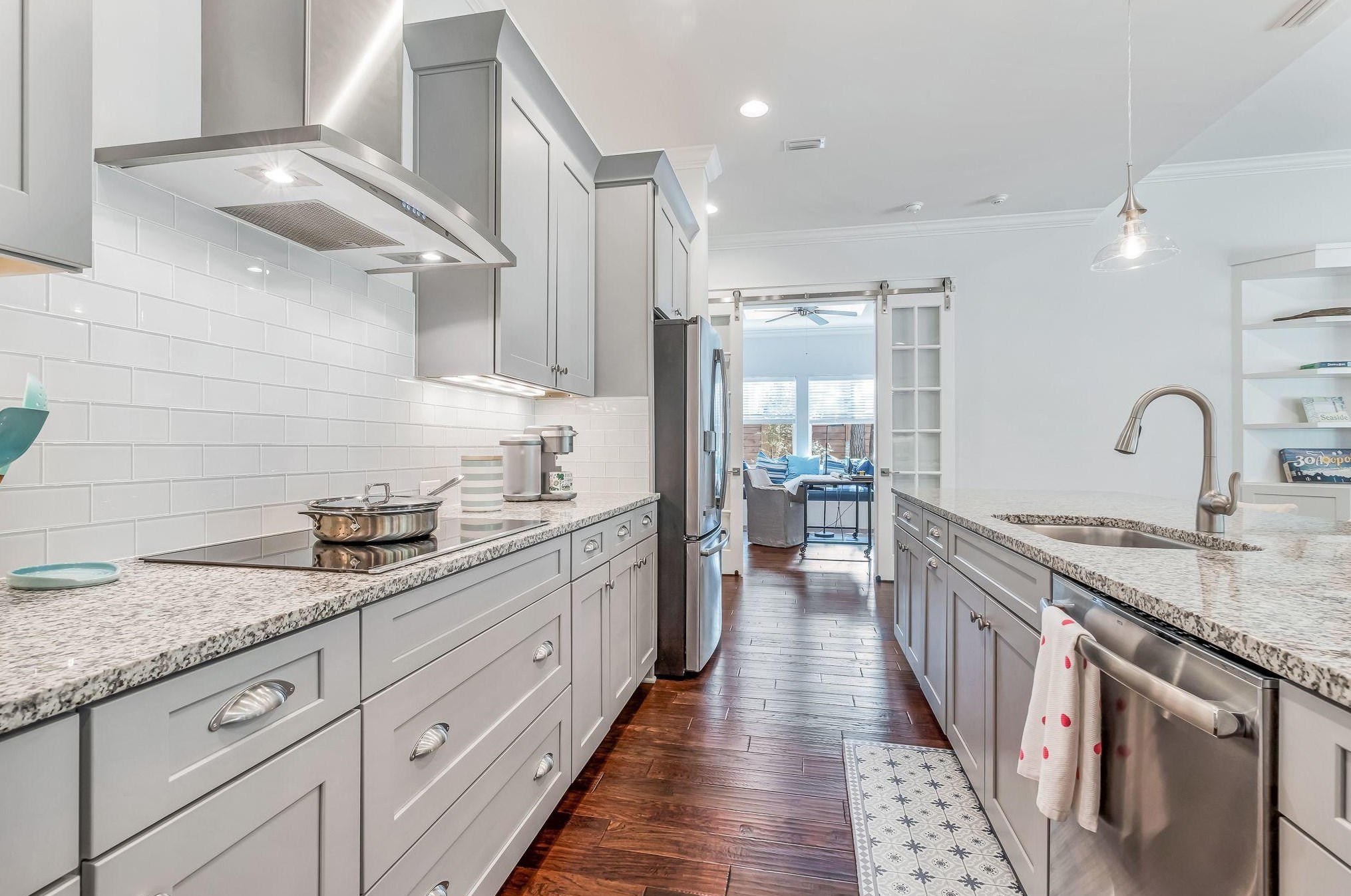 245 Seacrest Dr, Panama City FL 32461-7047 exterior