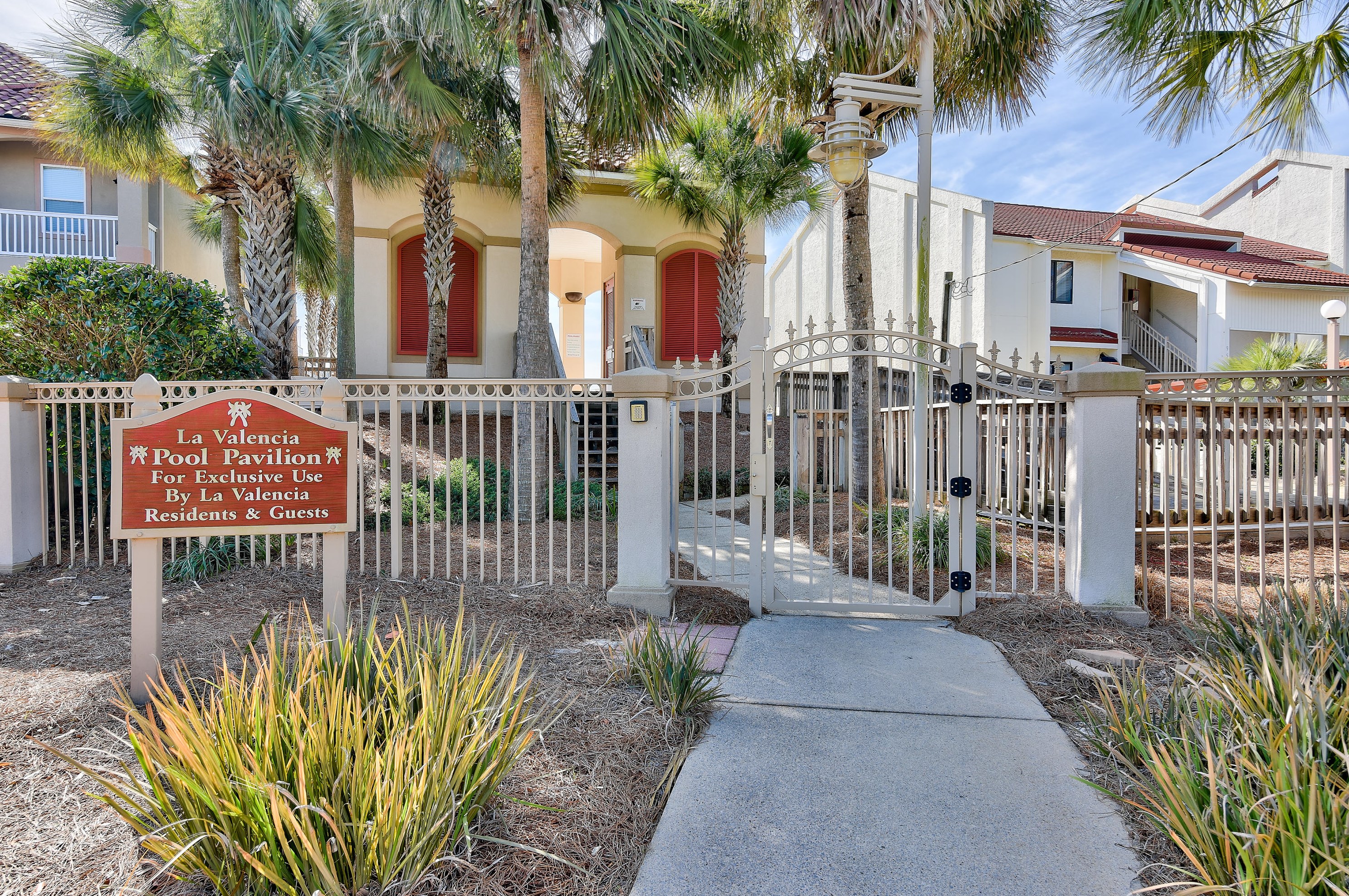 319 Ln Valencia Cir, Panama City FL 32413-3343 exterior